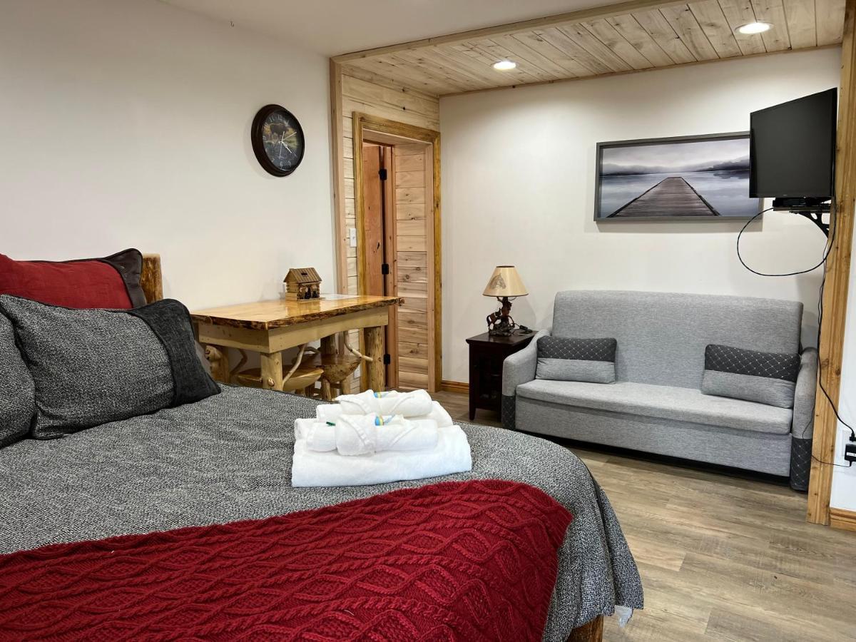 Alaska Knotty Pine B&B ปาล์มเมอร์ ภายนอก รูปภาพ