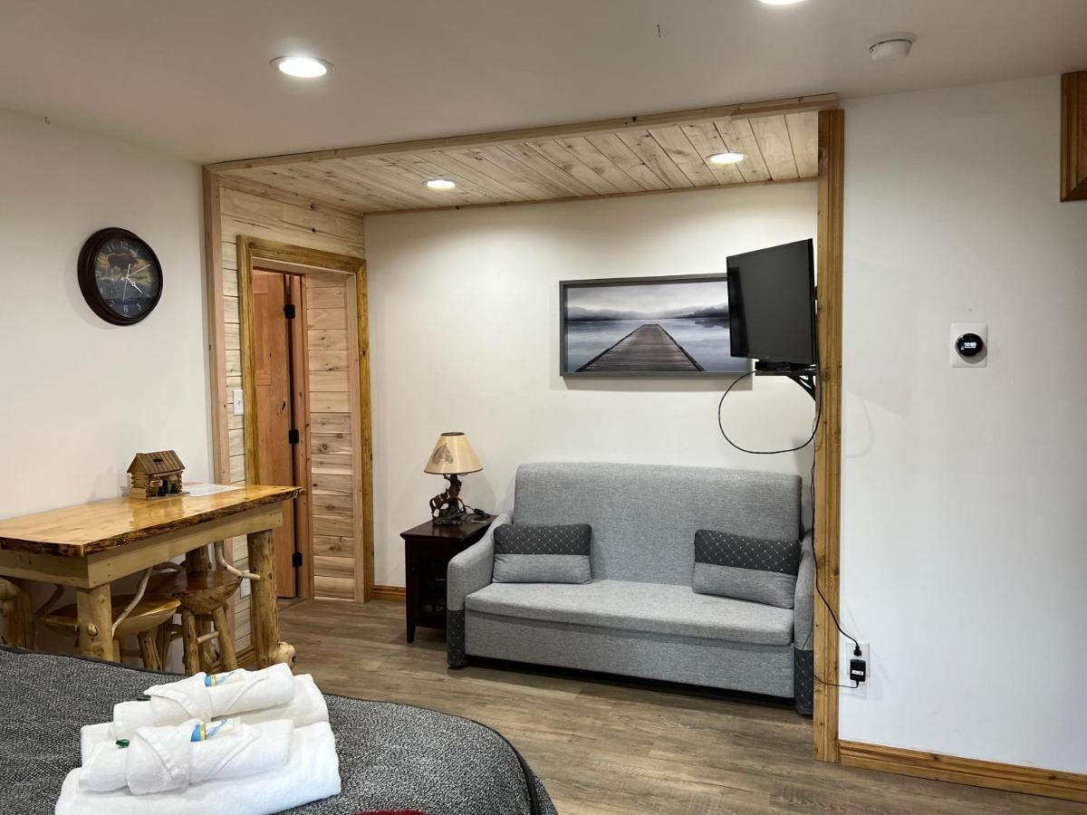 Alaska Knotty Pine B&B ปาล์มเมอร์ ภายนอก รูปภาพ