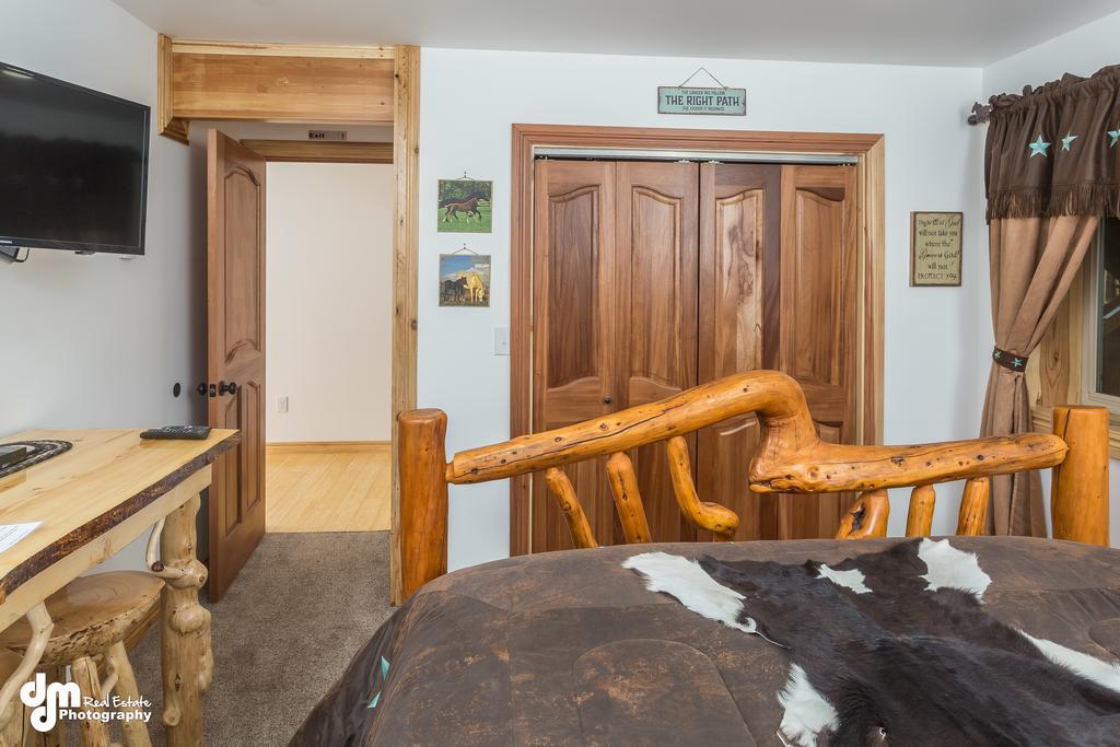 Alaska Knotty Pine B&B ปาล์มเมอร์ ภายนอก รูปภาพ