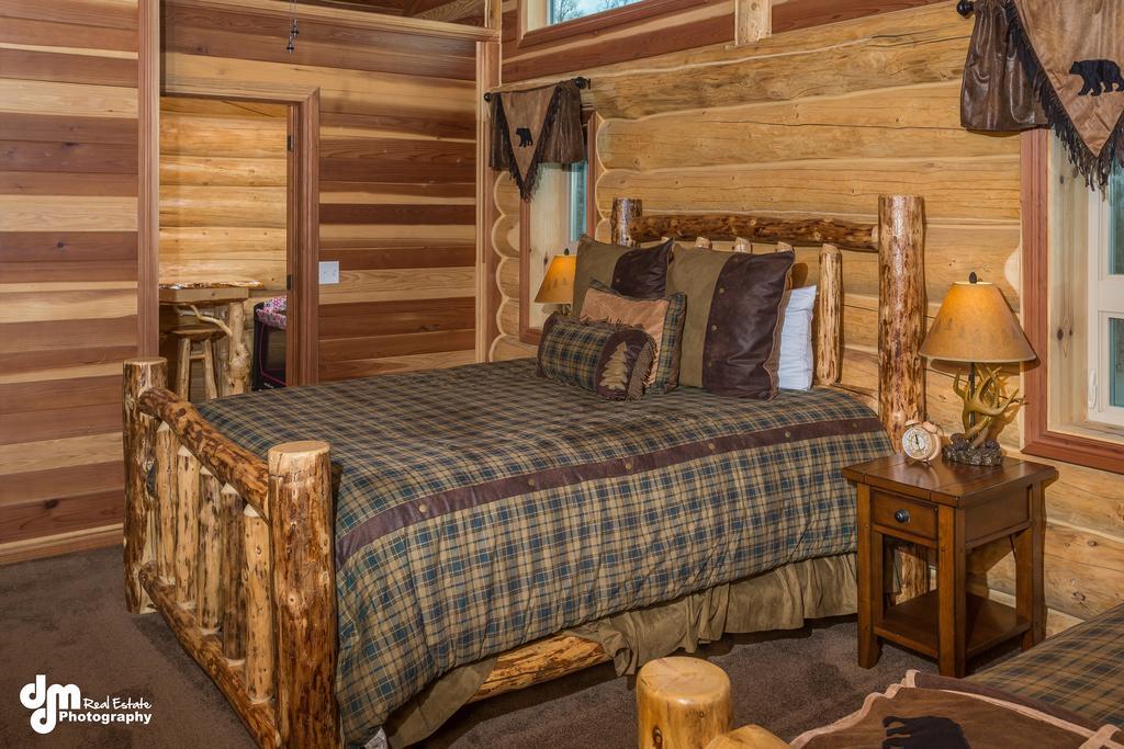 Alaska Knotty Pine B&B ปาล์มเมอร์ ภายนอก รูปภาพ